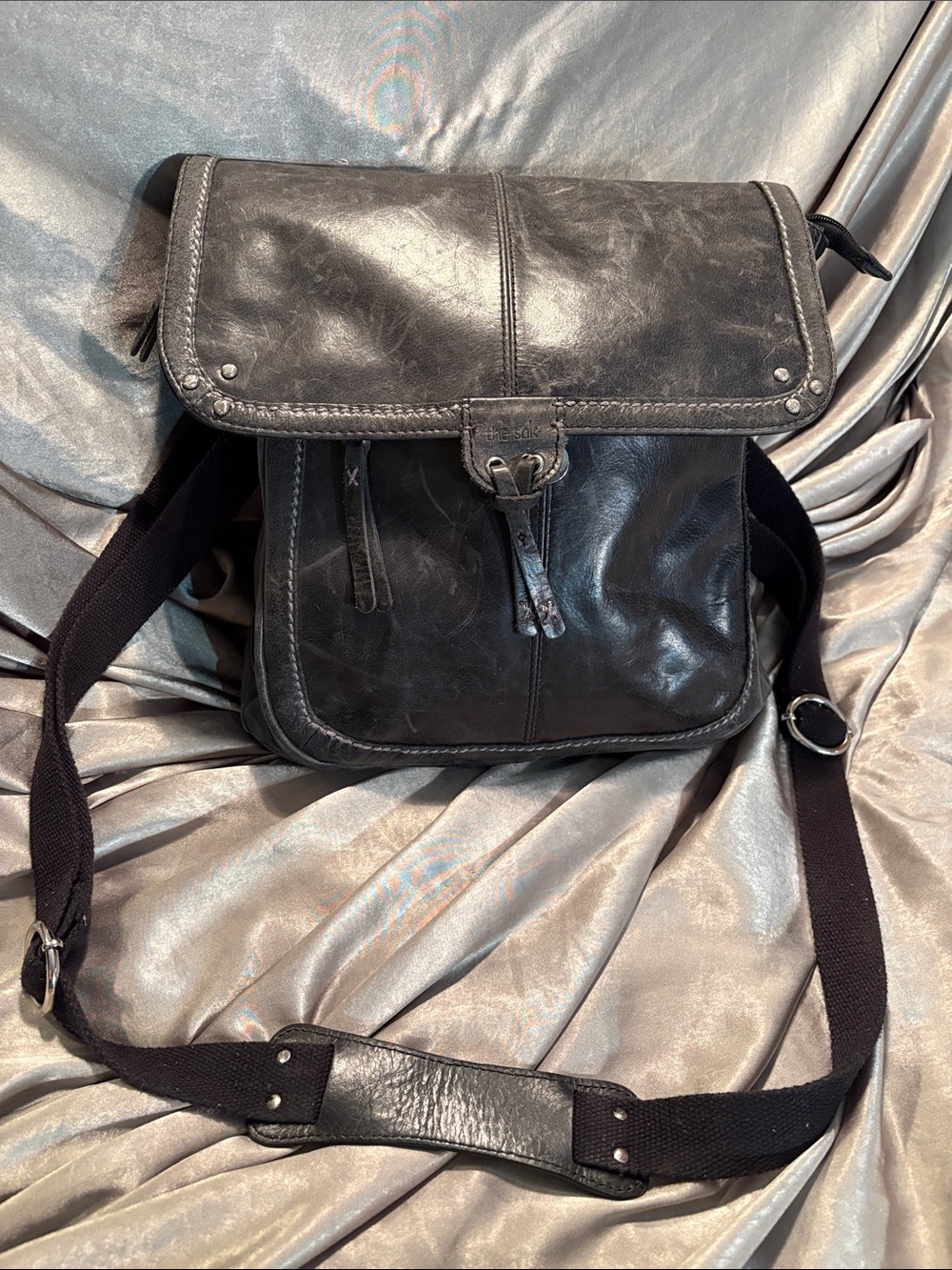 The sak Messenger Bag Black Leather